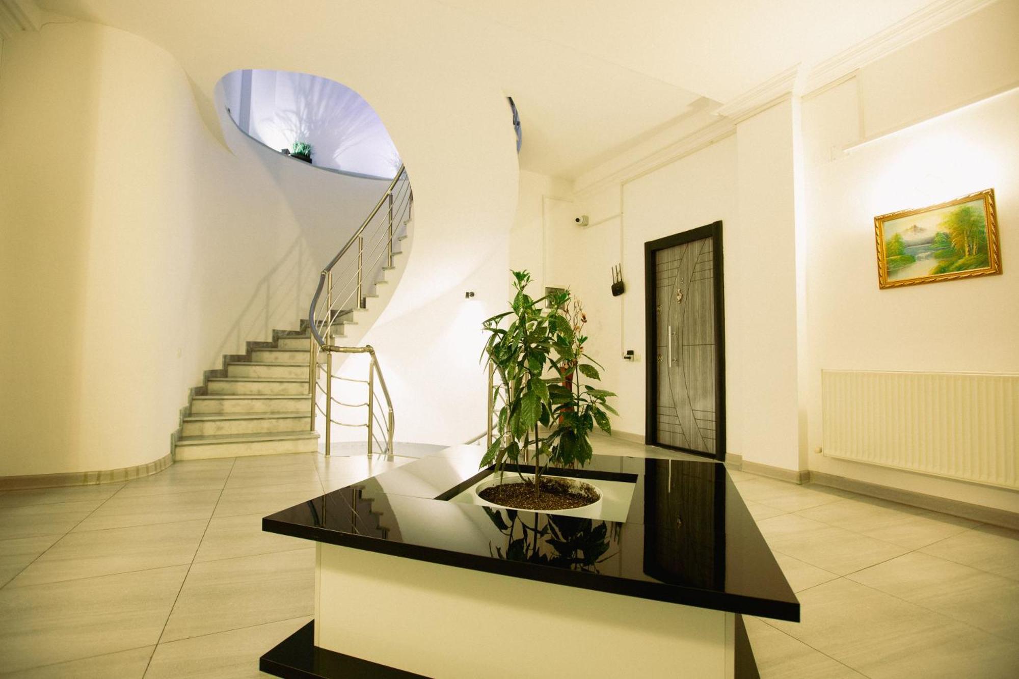 White House Hotel Tbilisi Exterior photo